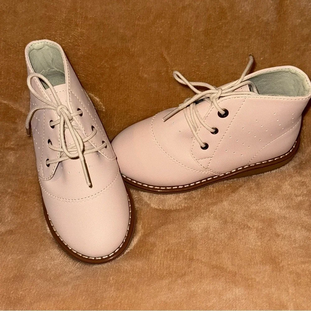 Rylee + Cru Kids Cream Faux Leather Lace Up Desert Ankle Boots Size 10